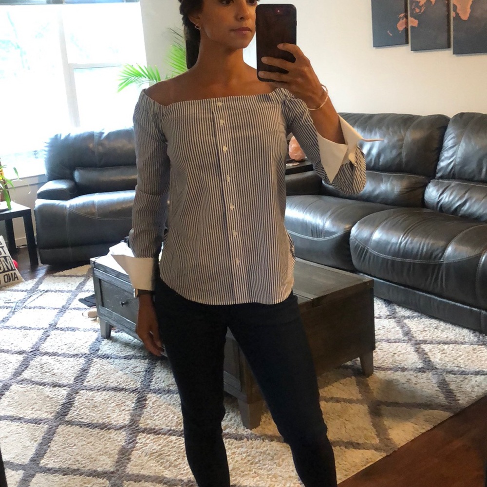 ☀️LIKE NEW Highline Off Shoulder 3/4 Button Down
